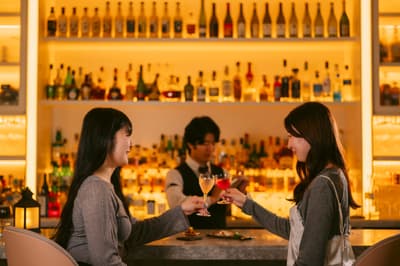 Bar Ignis en UNWIND HOTEL & BAR Otaru organiza una feria de cócteles con ginebra artesanal de Hokkaido