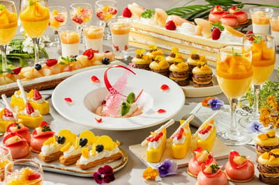 โรงแรมโยโกฮาม่า เบย์ เชอราตัน เตรียมจัดบุฟเฟต์ขนมหวานยามค่ำคืนในธีมทรอปิคอล พร้อมเมนูพีชและมะม่วง 10 รายการ