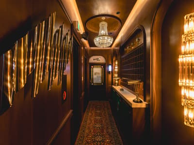 MR.BROTHERS CUT CLUB abre su segunda sucursal en Nakameguro, inspirada en una barbería de un hotel de lujo europeo