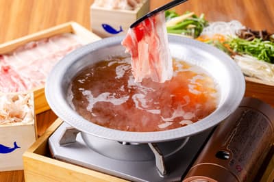 ร้านชาบูน้ำซุปดาชิ "Okaka" เตรียมเปิดสาขาแรกในคิวชูที่เฮาส์เทนบอช วันที่ 1 พฤศจิกายนนี้