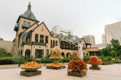 Nicolai Bergmann's Halloween Flower Installation "Flower Flow" on View at THE ART OF AUTUMN 2026 in Tokyo Garden Terrace Kioicho