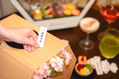 東京王子大飯店 TOWER BAR -Spring- 推出櫻花花園和 ROKU Gin 調酒