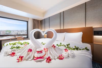 오키나와 하버뷰 호텔, 개관 50주년 기념 백조 타월 아트 숙박 플랜 출시