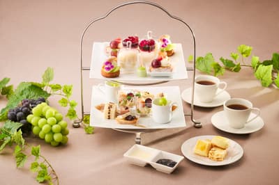 Las uvas Kyoho y Shine Muscat son las protagonistas del té de la tarde de otoño en el restaurante Pomme d'Adam del Marunouchi Hotel