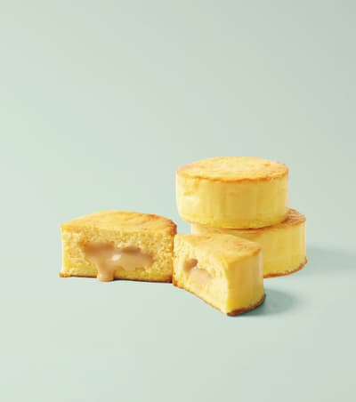 朝霧牛乳推出新款「朝霧舒芙蕾起司蛋糕」，原味和抹茶口味同步上市