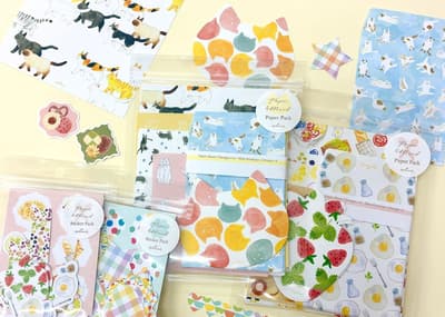 La papelería, mini sobres y pegatinas de Paper & Mood de Nihon Hallmark salen a la venta el 13 de octubre