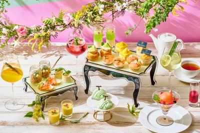 桃、甜瓜与芒果在Cafe & Dining ZelkovA推出的全新“植物系夏日水果下午茶”中绽放光彩