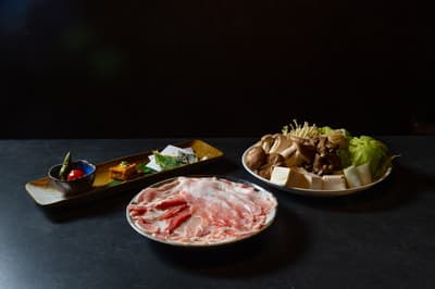 Shabu-Shabu and Obanzai Restaurant Kuguru Opens in Akashi, Serving a Whole Hayashi SPF Pig Across Four Cuts