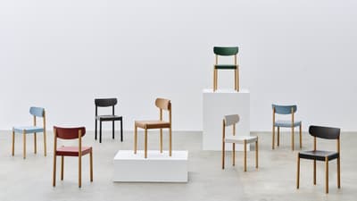 HAY, 재스퍼 모리슨의 팩 체어(Pack Chair)와 새로운 접이식 백플립 체어(Backflip Chair) 공개