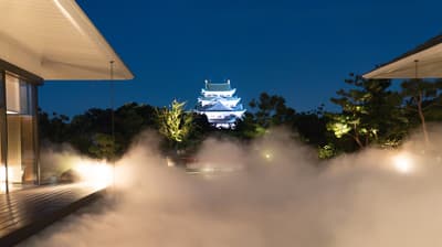 El paisaje de niebla "Dragón de Nubes" debuta en el jardín con estanque de ESPACIO NAGOYA CASTLE