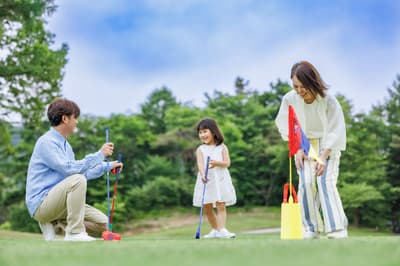 Seizan Golf Course di Karuizawa Mengadakan "Hari Menikmati Rumput Orang Tua-Anak" untuk Keluarga dan Anjing pada 23 Agustus