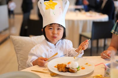 孩子們站上舞台：Anniversaire Minatomirai Yokohama 的「First French 2026」特別活動