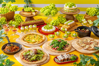 El "Buffet de Viaje Gastronómico de Otoño y Feria de Uva Shine Muscat" del Hilton Narita ofrece uvas Shine Muscat ilimitadas y pizzas al horno de piedra de todo el mundo