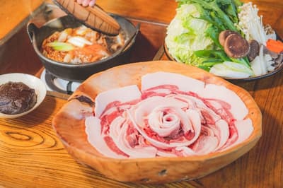 丹波篠山的野猪火锅“牡丹锅”的季节到来了