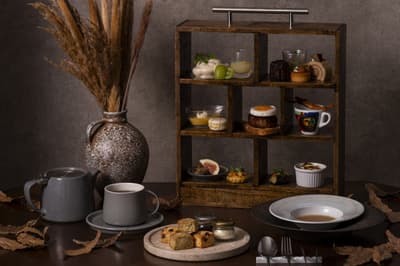 El restaurante en la planta 16 de Ginza presenta un té de la tarde otoñal protagonizado por castañas japonesas y peras