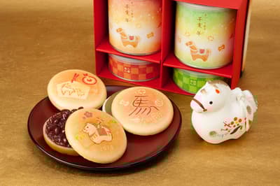 以京都「鶴屋吉信」的可愛手工最中來慶祝2026馬年