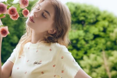 Cath Kidston เปิดตัวเสื้อยืดคอลเลกชันใหม่วันที่ 10 กรกฎาคม นำเสนอลายพิมพ์ไอคอนิก "Button Rose" เป็นครั้งแรก