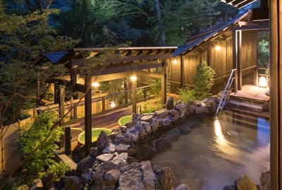 箱根旅遊攻略：從新宿站搭乘浪漫特快列車展開旅程