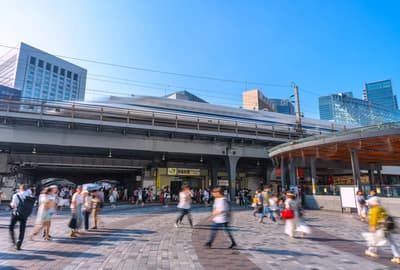 【東京】在有樂町和新橋的護衛下享受的人氣居酒屋之旅！ 火車聲音共鳴的氣氛很有吸引力