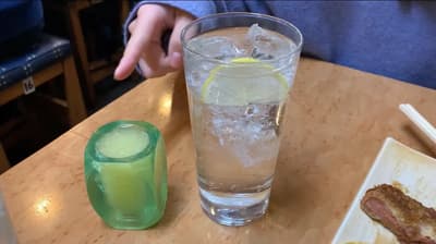 【東京】從中午開始在昭和復古城市景觀保留的“立石”的梯子清酒