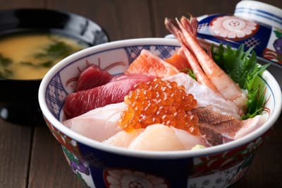 【海鮮丼飯】北海道的必吃美食！為您介紹著名的“海鮮丼飯”！