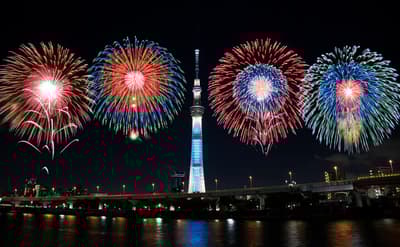 8月的東京旅遊推薦！ 介紹每年這個時候獨有的節日、美食和豪華露營設施