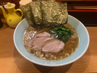 广岛尾道居酒屋跳跃：品尝当地清酒和美味拉面