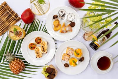 Afternoon Tea Kedua di THE COSMOPOLITAN GRILL BAR TERRACE Keliling Dunia Menuju Asia Tenggara