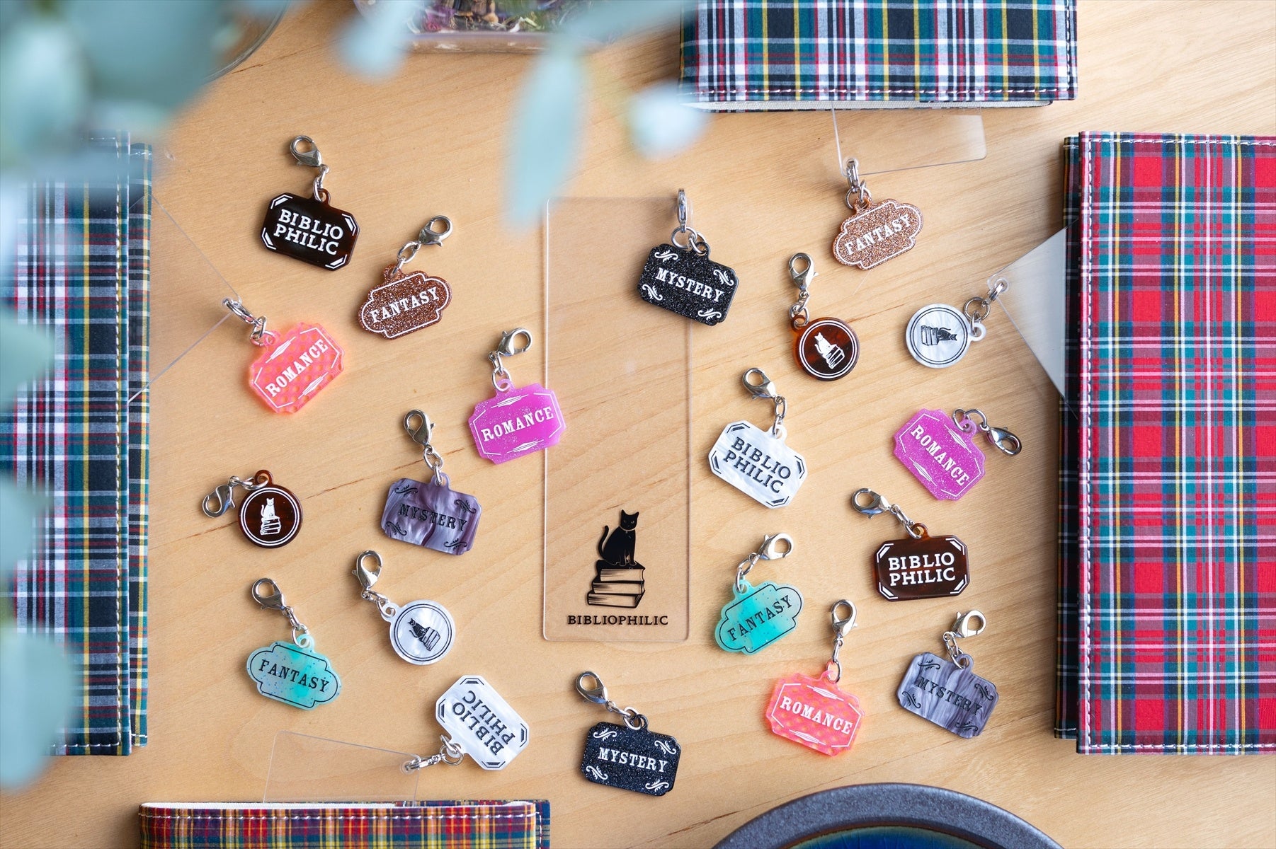 BIBLIOPHILIC Unveils Handcrafted Acrylic Book Charms at Bungu Joshi Expo Tokyo 2026