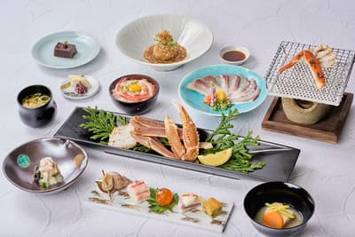 El plan de estancia invernal por tiempo limitado en el Hotel Kanazawa incluye el "Hokuriku Meguri Kaiseki" con camarón dulce, cangrejo de las nieves y jurel