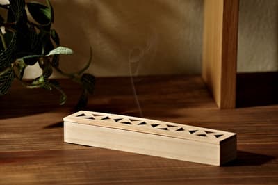 Kameyama Meluncurkan Pembakar Dupa Kayu dengan Tutup untuk Membakar Dupa dalam Posisi Berbaring pada 1 Oktober