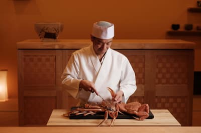 かにじぇんぬ 金沢 Dibuka di Distrik Nishi Chaya Kanazawa dengan Kursus Mencicipi Kepiting Hidup dan Pertunjukan Geisha