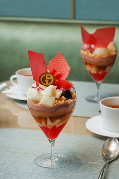 Armani/Caffè Omotesando 推出十一月限定西洋梨、黑莓與甜菜根聖代