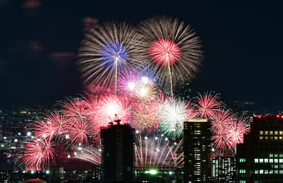 콘래드 오사카, 제38회 나니와 요도가와 불꽃놀이 축제를 위한 특별 플랜 출시