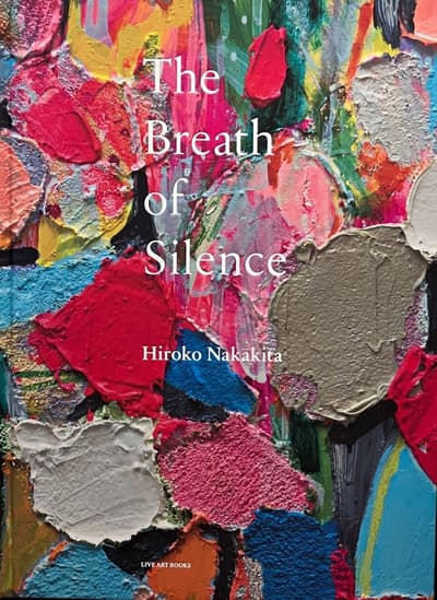 La artista contemporánea Hiroko Nakakita publica su primer libro de arte, "El aliento del silencio"