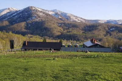 赤井川漢堡守護村落美食魂——即使道之驛暫時關閉，在地滋味依然不缺席