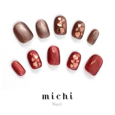 Michi Nail 推出三款全新設計，主打磁性、大理石和亮片美甲貼片