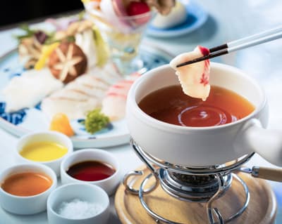 Hotel Indigo Nagasaki Glover Street Debuts "Nagasaki Sashishabu," Local Seafood Served as Sashimi and Shabu-Shabu, on October 26
