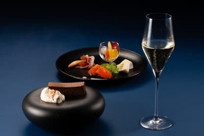 大阪格蘭比亞酒店推出晚間甜點饗宴，讓您在下班後盡情享受