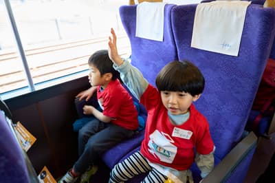 设有儿童保育项目的东武动物园公园私营特快列车之旅