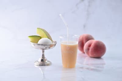 Nihonbashi Sembikiya Sohonten Brings a Premium Fruit Menu Aboard the Fujisan View Express