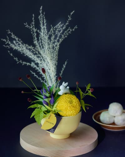 Aoyama Flower Market celebra el Otsukimi con ramos temáticos lunares, delicias de casas de té y clases de flores