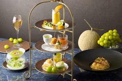El "Artist Cafe" del Tokyo Dome Hotel añade uvas Shine Muscat y melón a su Té de la Tarde Nocturno, a 150 metros sobre Tokio