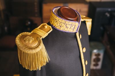 Tekigaiso Exhibition Hall at Ogikubo Three Gardens Opens Special Exhibition on Fumimaro Konoe's Court Dress