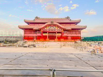 首里城公园新年特别开放 2025-2026 – 可从正面观赏主殿竣工后的外观