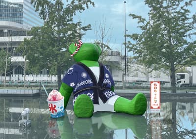 Grand Front Osaka 巨型泰迪熊雕塑“Ted Hyber -Coool-”身着日式浴衣外套，迎接“第13届梅田浴衣祭2026”