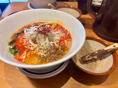 探索人形町的紅鯨：必嚐的四川擔擔麵名店