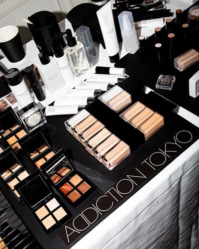 ADDICTION Mendukung Peragaan Busana Musim Semi/Panas 2027 TOGA di London Fashion Week sebagai Mitra Backstage