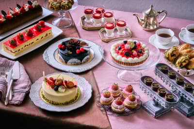 东京湾大仓酒店二月举办草莓巧克力盛大甜点自助餐