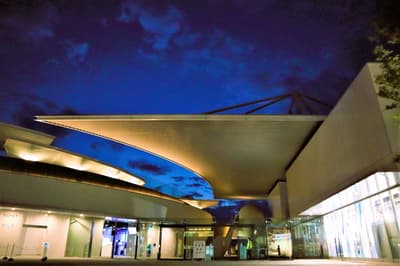 El Acuario de Shikoku celebra el evento nocturno "Nightscape Koganeiro 2026 G.W." durante la Golden Week